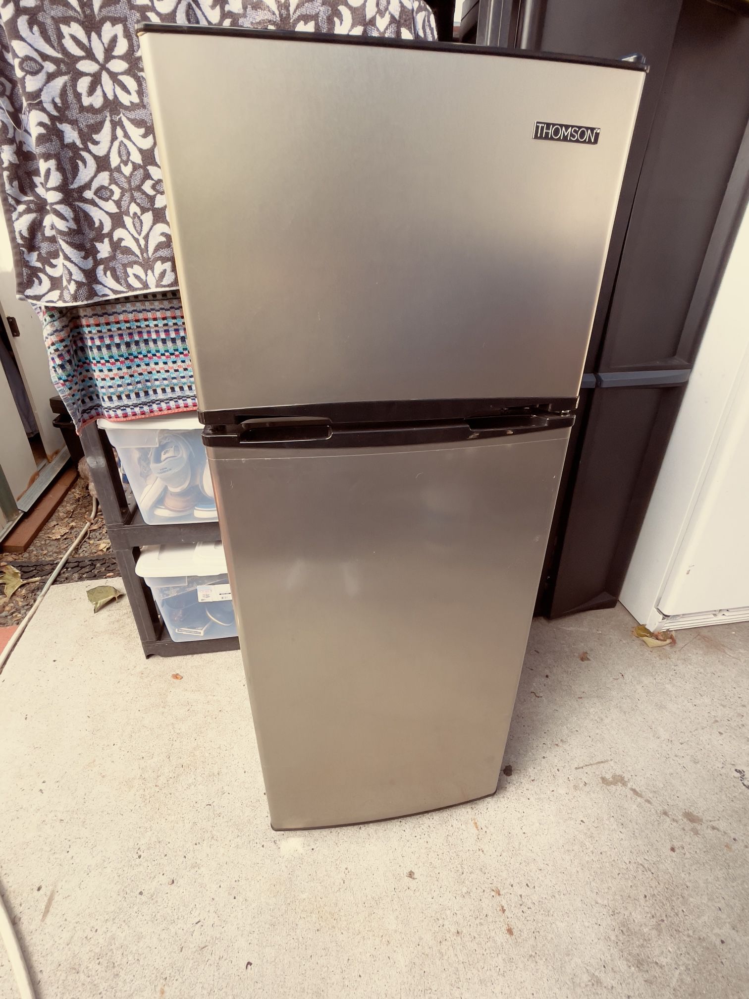 Thomson 7.5 CU. FT. Top-Freezer Refrigerator for Sale in Yukon, OK - OfferUp