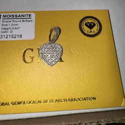 Elegant Heart-Shaped Moissanite Pendant