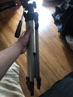 Camera tripod