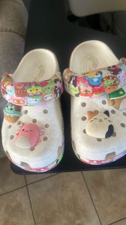 GIRKS SQUISHMALLOUS CROCS SIZE 3 CLEAN