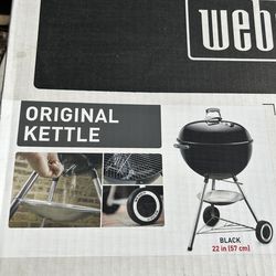 Weber 22 in. Original Kettle Charcoal Grill Black
