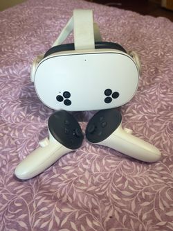 Meta Quest 3s VR Headset & Conttollers