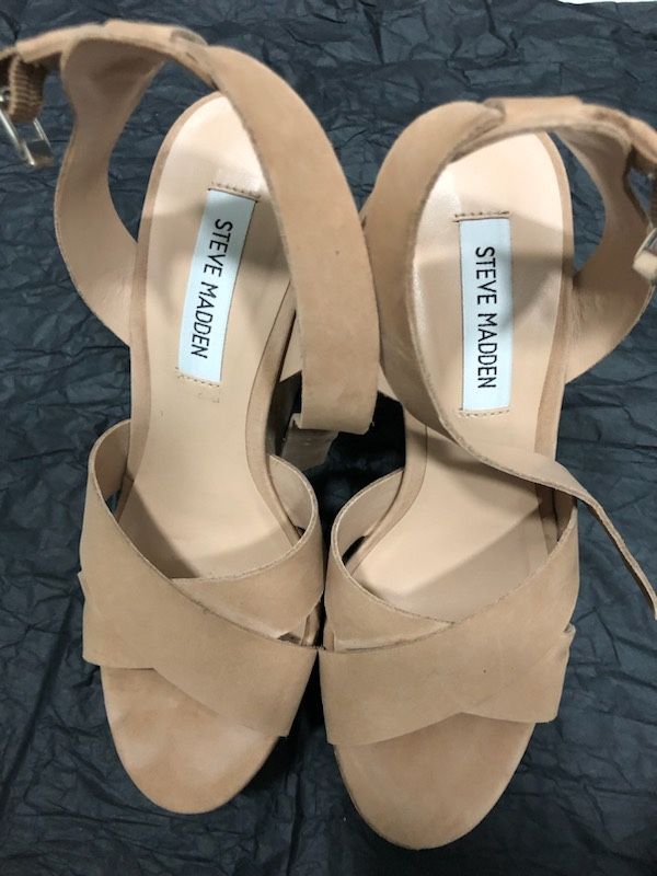 Steve Maiden Beige Wedges