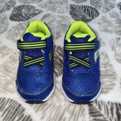 New Saucony 6 1/2 Boy Shoes 