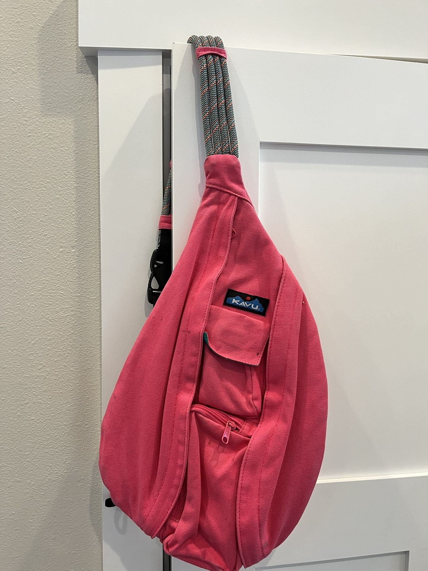 KAVU PINK ROPE SLING BACKPACK