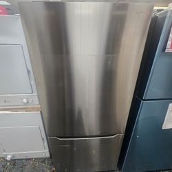 Sale Of The Week Insignia Bottom Freezer Refrigerator 18.6 Cu Ft Stainless Steel 