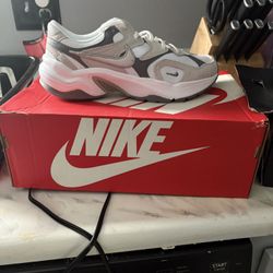 Nike Al8