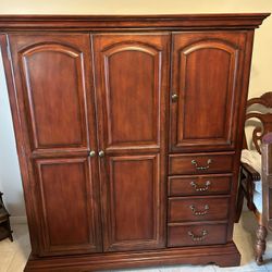 Computer Hutch With Chair