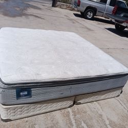 King Simmons pillowtop mattress and box spring