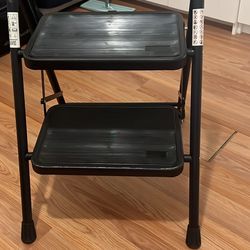 Wiberwi 2 Step Ladder Folding Step Stool for Adults with Handle 330 Lbs Capacity, Lightweight & Portable 