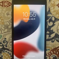 Apple iPhone 7 32GB Unlocked For Any Carrier Like New!