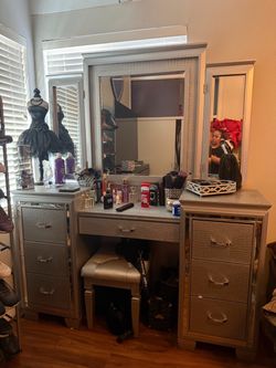 Make up vanity Make up vanity 300