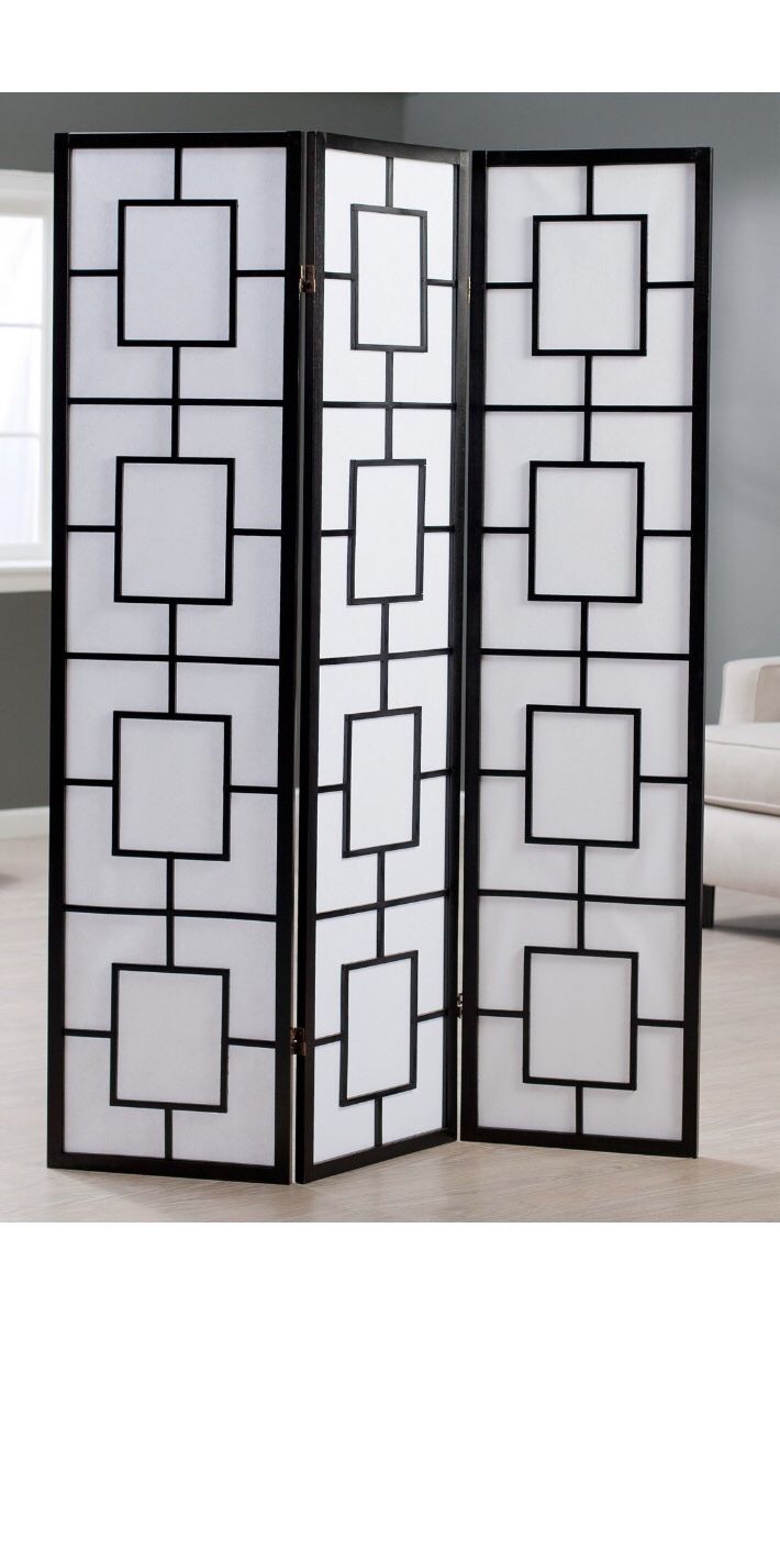 Black Lantern room divider