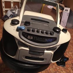 koss am /fm cd boombox