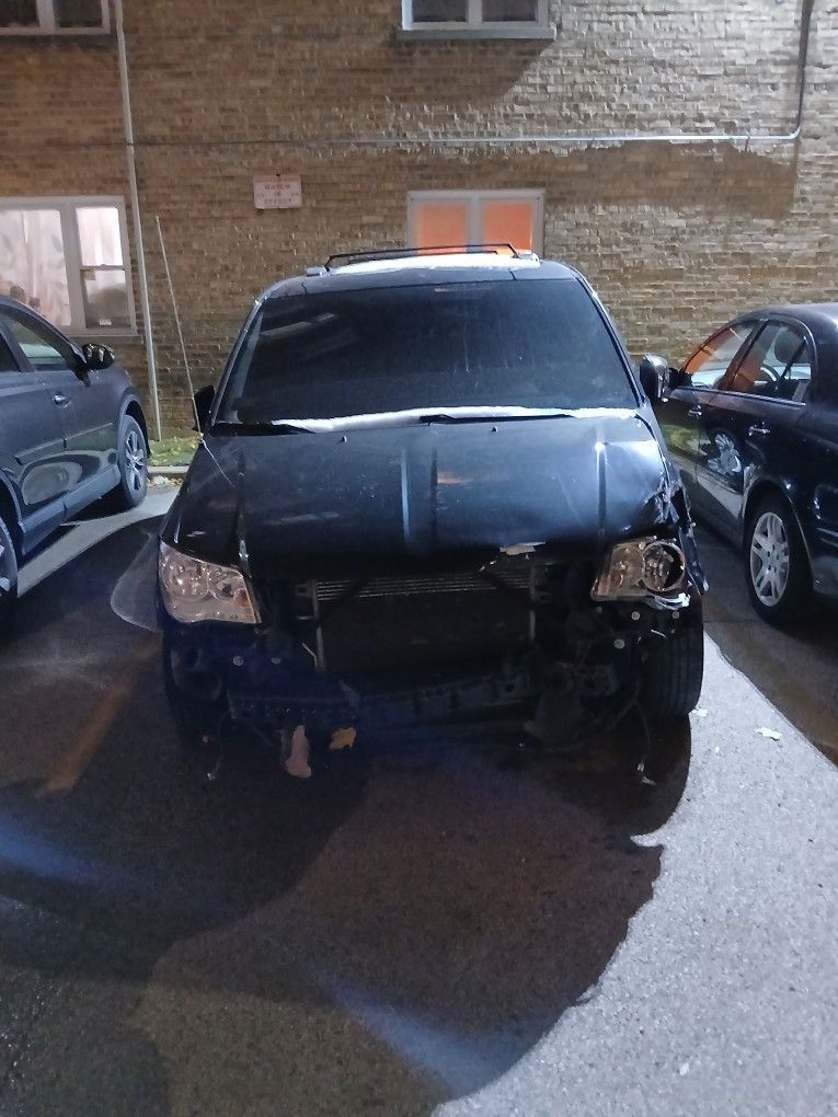 2016 Chrysler Mechanic Special! Front End Damage! 