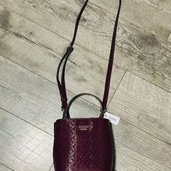 NEW BURGUNDY GUESS PURSE