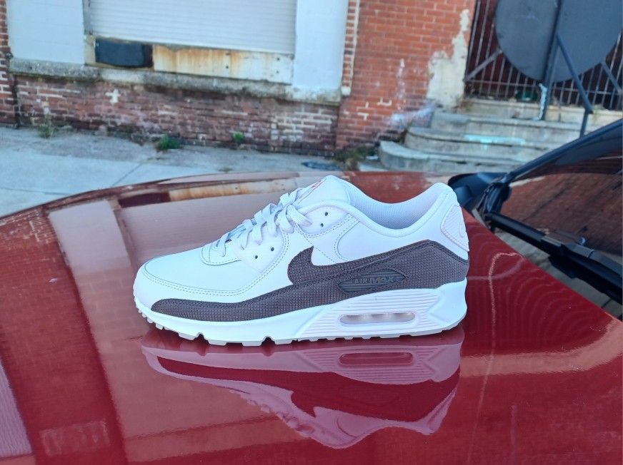Brand New And Original Men's Nike Air Max's 90" Sneakers Sizes 11