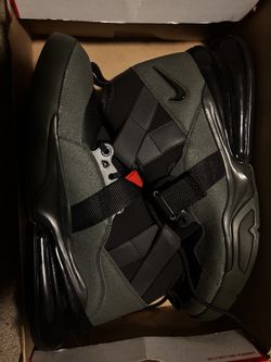 Nike Air Force 270 Utility
