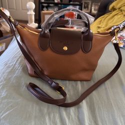 New Purse- Small, Genuine Leather, Very Fashionable 