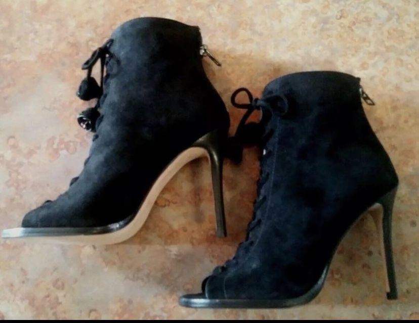 Coachs Lena Lux Womens Size 7.5 , Black Suede Lace Up Zip Peep Toe Booties Shoes
