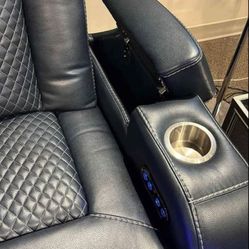 Boyington Black Power Reclining Sofa
Ashley Furniture$10 Down Payment Financing and delivery Available 