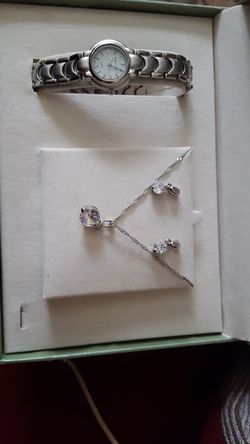 Ladies watch / earring necklace set