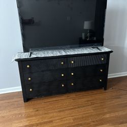 Entertainment Stand / Dresser