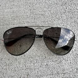 Ray-Ban Junior Aviator RJ9506S 271/11 50□13 120 2N Sunglasses – Silver Frame / Gray Gradient Lenses – Perfect Condition