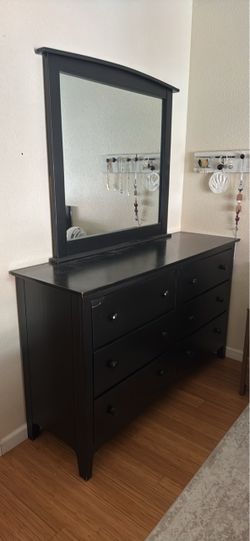 Dresser large with mirror