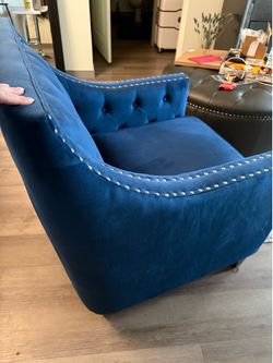 One glam couch/ chair
