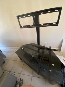TV TABLE