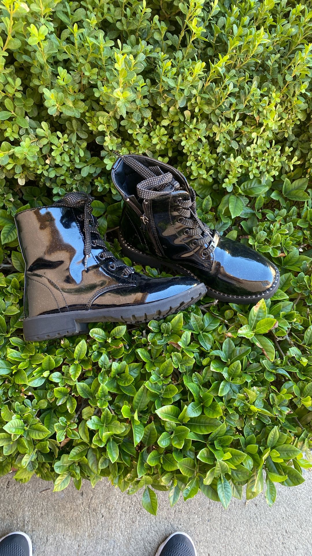 Black Glittery Boots Size :1y