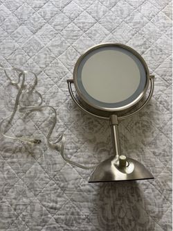 VANITY  MAGNIFY MIRROR WITH LIGHT BOTH SIDES