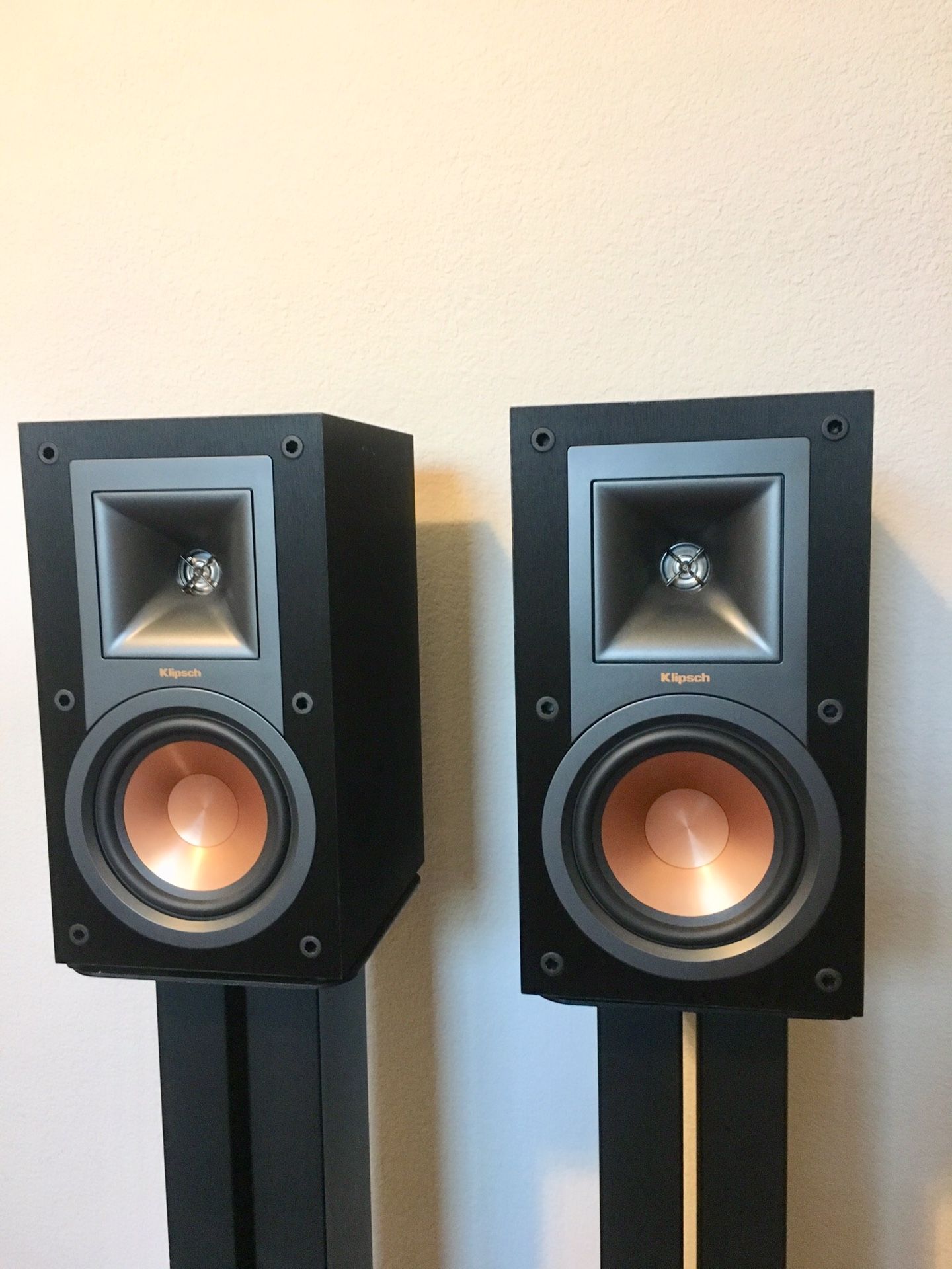 Klipsch R15M Speakers for Sale in Roseville, CA OfferUp