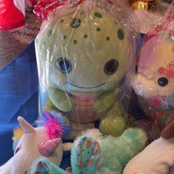 Peluches son usados pero están en buenas condiciones y están limpios todos por $15