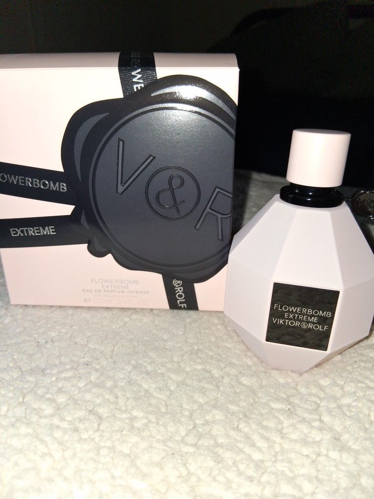New Viktor & Rolf Flowerbomb Extreme 