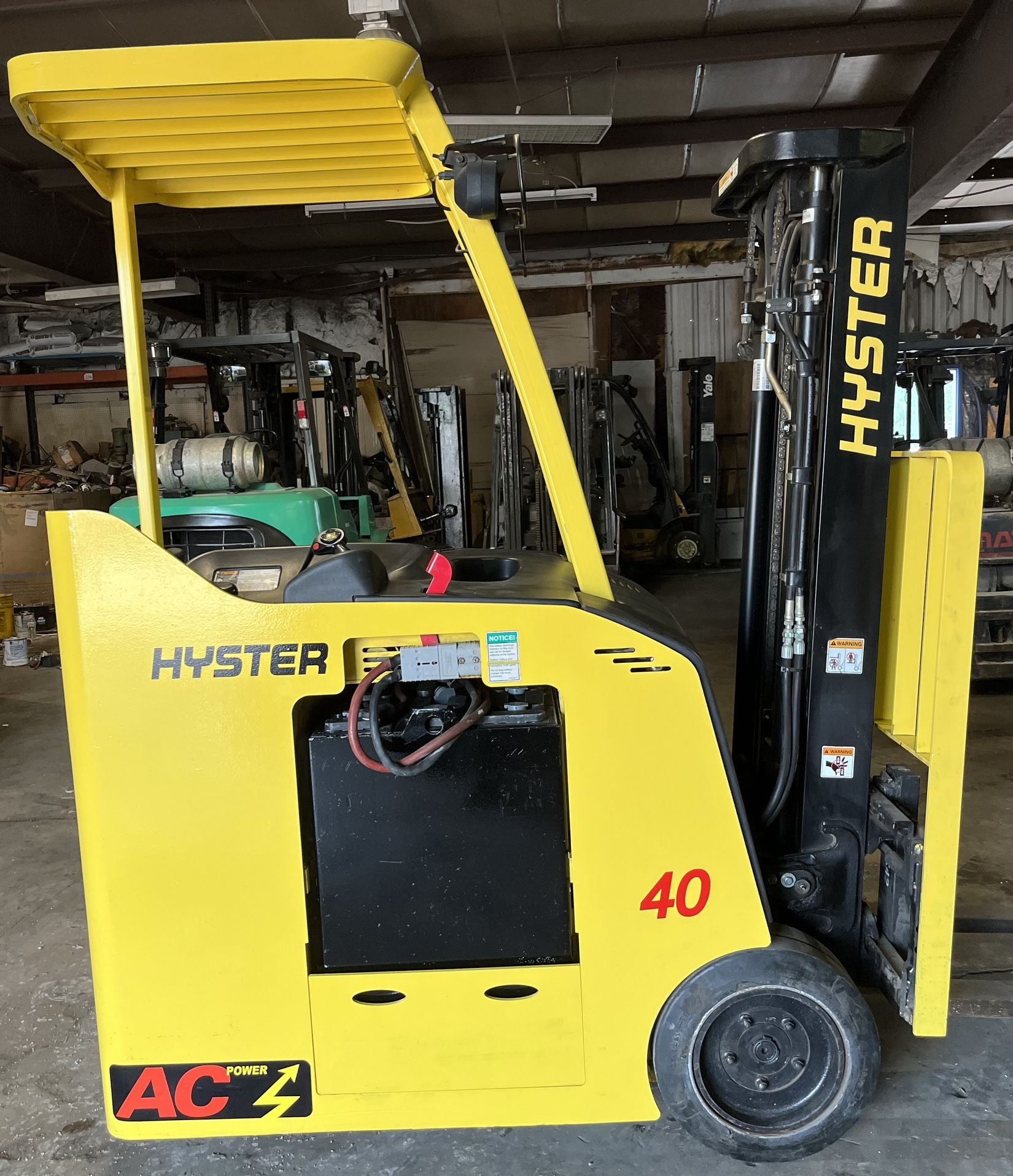 4000 Lbs Hyster E40HSD2-21 (2013) Electric Forklift 