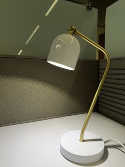 Desk lamp