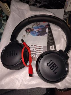 JBL Wireless On-Ear Headphones Black