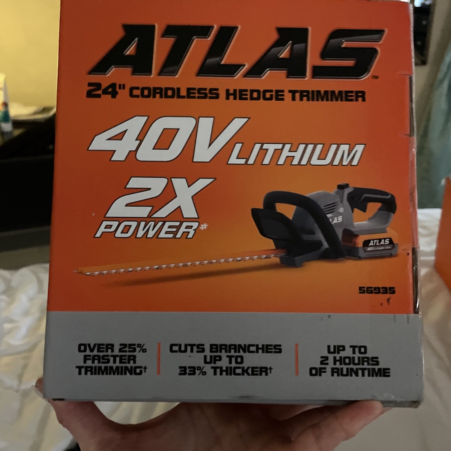 New In Box Atlas 24 Inch Cordless Hedge Trimmer