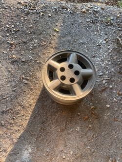 S 10 stock Aluminum wheels