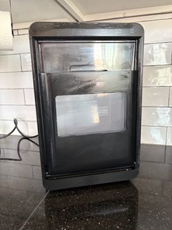 Pebble ice maker