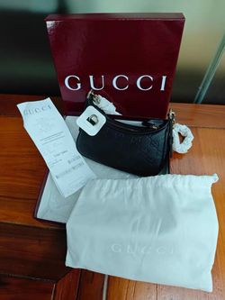 Gucci Gg Emblem Leather Shoulder Bag Women's Black