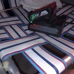 Bosch 18 Volt Battery With Charger