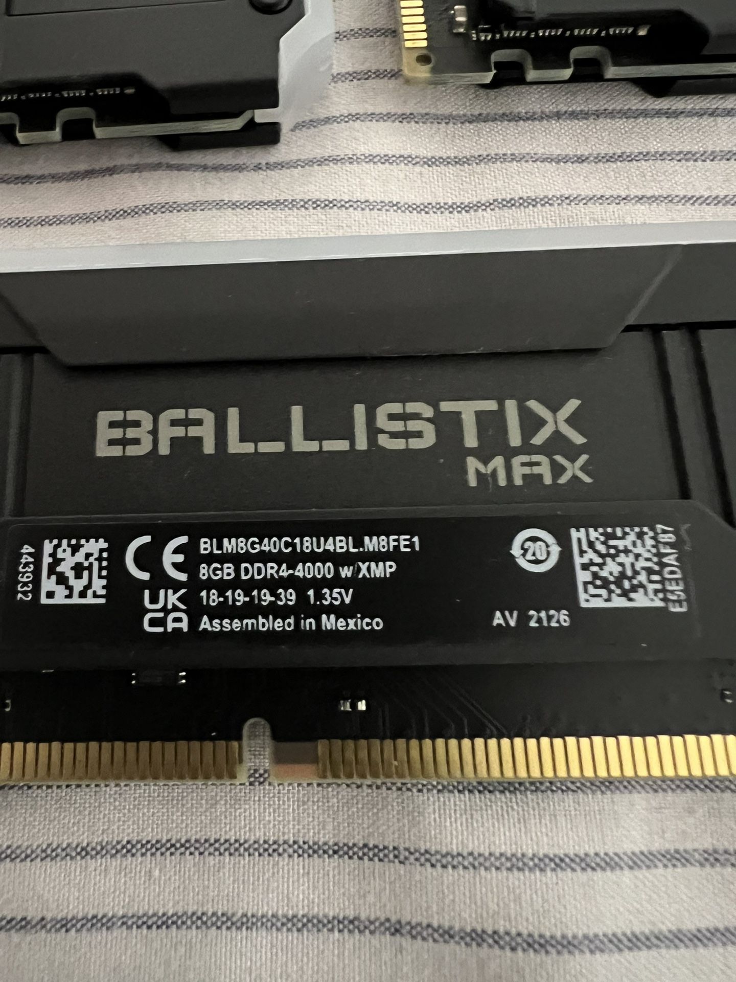 4x 8GB Crucial Ballistic Max 4000 RGB DDR4