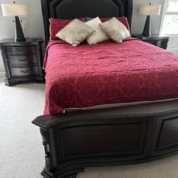 Antique Wood Queen Bedroom Set 