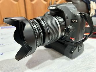 Canon EOS Rebel T1i DSLR with 18-55 mm IS Lens In Great Condition