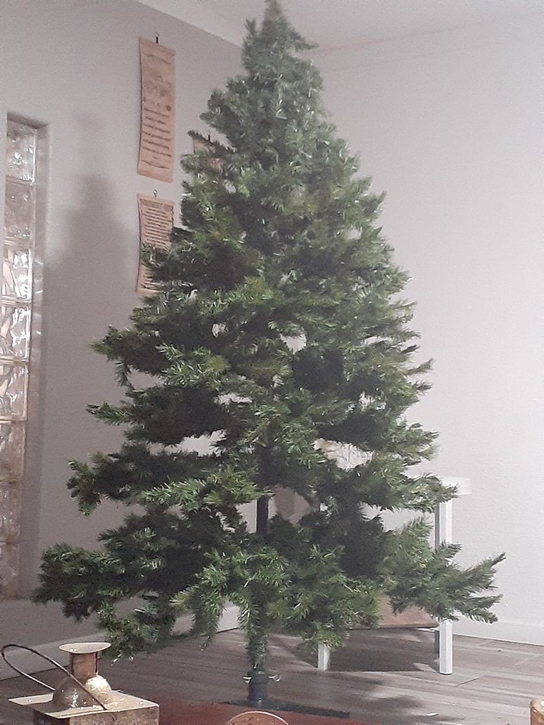 7 feet Cristhmas tree