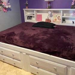 Full Size White Wooden Captain Day Bed