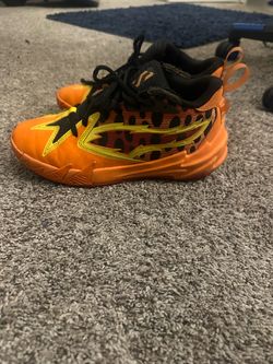 Boys shoes